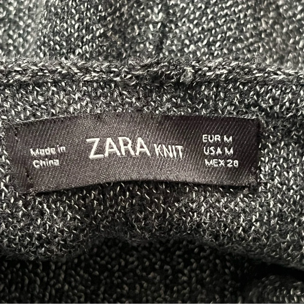 Zara Short Sleeve Mock Neck Top – M - Picture 7 of 7